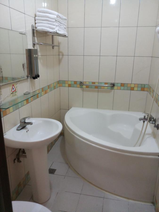 Puti Commercial Hotel Longtan Buitenkant foto